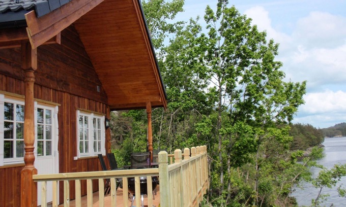 Tysnes House | Blåbærhytta by Interhome