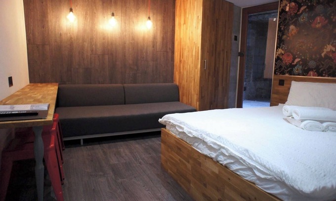 Spitalfields Apartment | BL1 BRICK LANE STUDIO