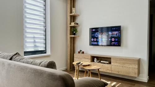 Banska Bystrica Apartment | Black Lotus III l 24hr Self Check-in l City centre l Free parking