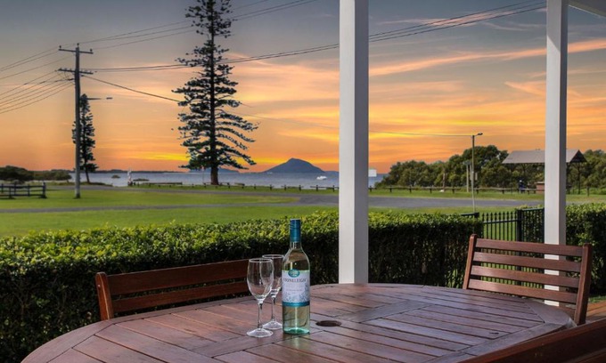 Pindimar House | Black Possum Cottage Views of the Bay
