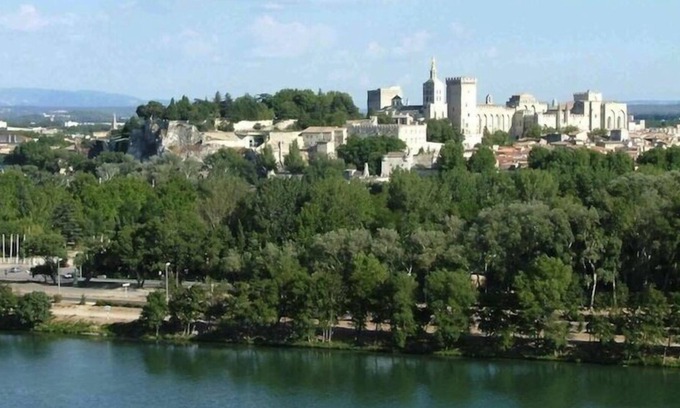 Villeneuve-les-Avignon Cottage | Blissful Cottage in Heart of Provence