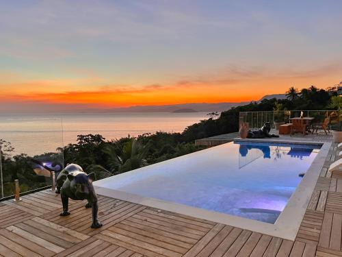 Praia de Itapecerica House | Blow Show Casa III Guest House