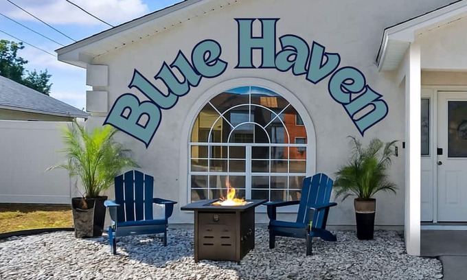 Upper Grand Lagoon Cottage | Blue Haven - 4 mins to Beach, Bikes, Fire Pit, Pets