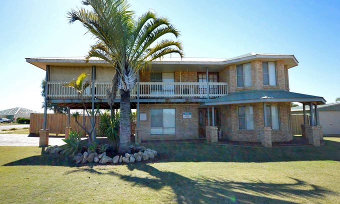 Kalbarri House | Blue Holes Getaway - Kalbarri, WA