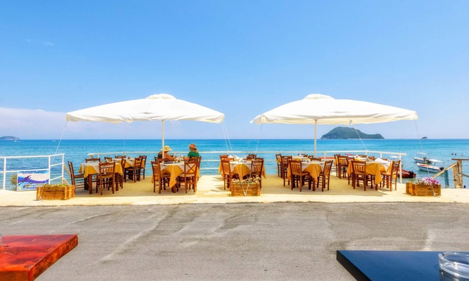 Agios Sostis Hotel | Blue Horizon Studios