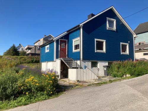 Mehamn Apartment | Blue House I at the end of the World