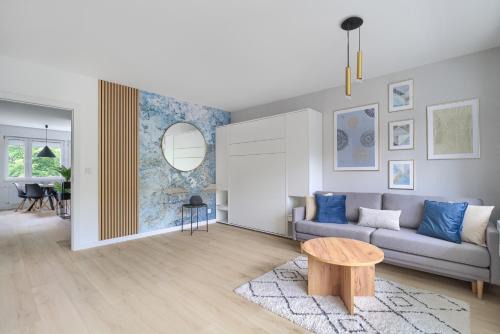 Stare Miasto District Apartment | Blue Morpho Piątkowo Apartment