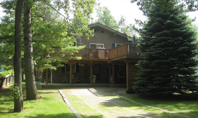 The Blue Mountains Ski Chalet | Blue Mountain - Chalet Getaway 4 Seasonal Escape