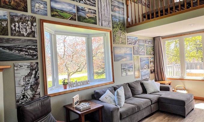 Collingwood House | Blue Mountain Gallery Getaway