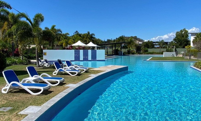 Nelly Bay Apartment | Blue on Blue Studio Room 1272