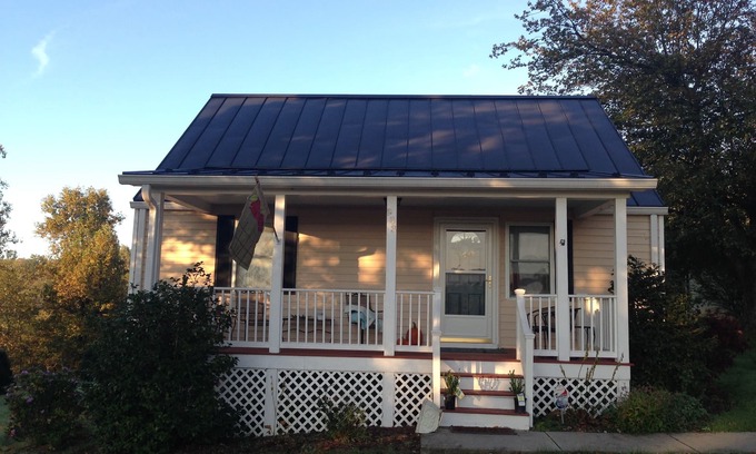 Roseland Cottage | Blue Ridge Mountains, Hiking, Skiing, Fishing, Mountain Air, Breweries, Wineries