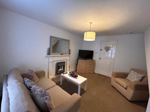 Scunthorpe House | Bluebell House 2 bedroom with parking and garden