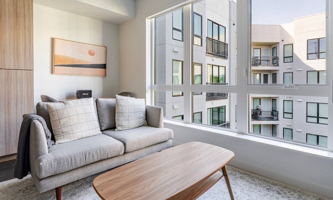 Downtown Oakland Apartment | Blueground | Civic Center, view, nr Lake Merritt