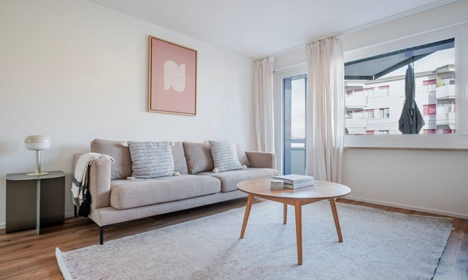 Dietikon District Apartment | Blueground | Dietikon, balcony, nr Park