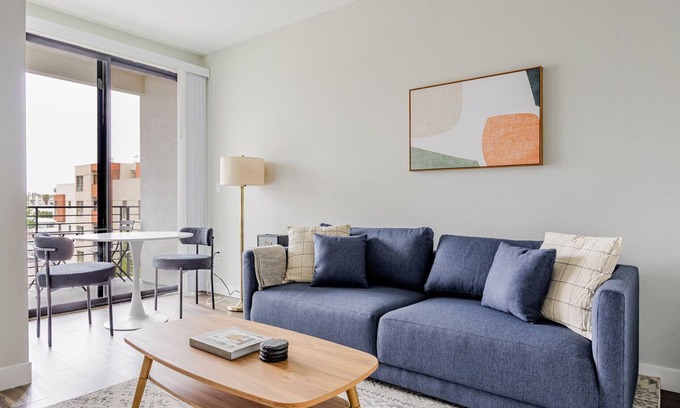 NoHo Arts District Apartment | Blueground | NoHo, pool & w/d, nr Universal