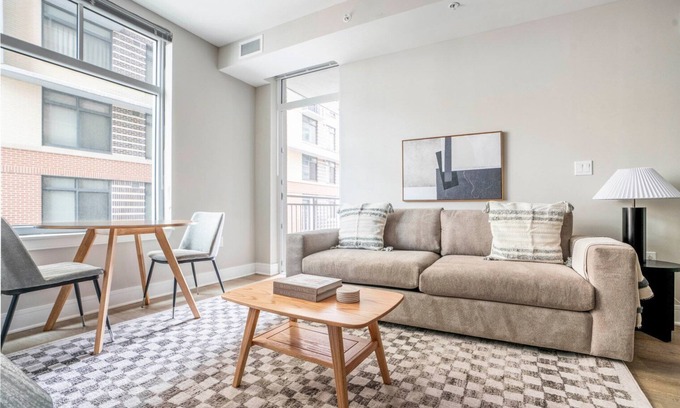 Woodmont Triangle Apartment | Blueground | Woodmont Triangle, pool, nr Rock Creek Park