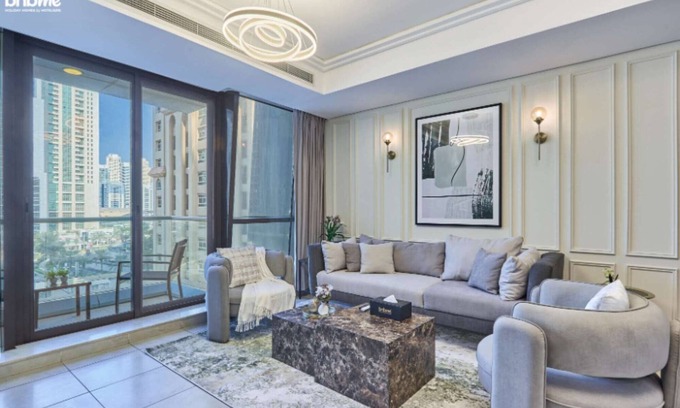 Jumeirah Lake Towers Apartment | bnbme | Luxury JLT Apt w/Pool & Gym, Near Marina