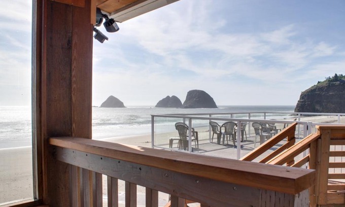 Oceanside Apartment | Boat Basin #1 & Tillamook Nook #2