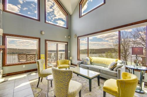 Kaiser House | Boat Dock and Kayaks Luxury Lake of the Ozarks Home