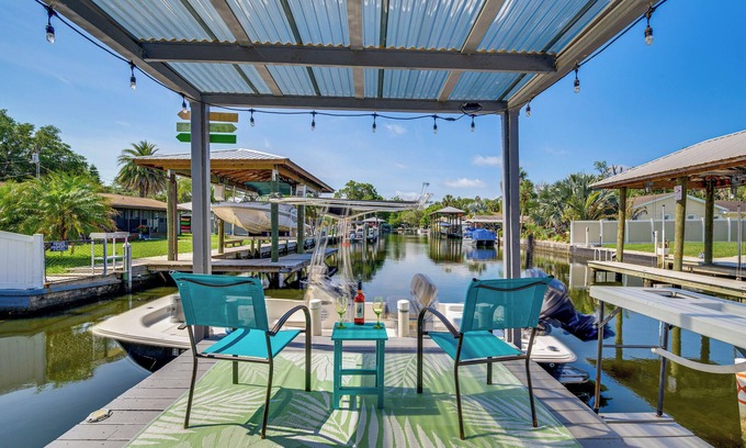 Homosassa House | Boat Dock & Kayaks: Canalfront Home in Homosassa