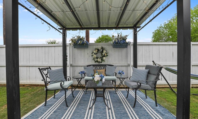 Lake Dallas House | Boat & Fish on Lewisville Lake: Pet-Friendly Haven