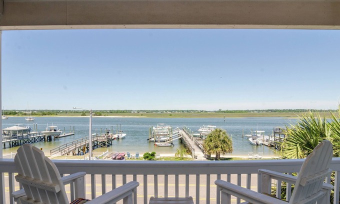 South End House | Boat Friendly Townhouse on Sound with Dock