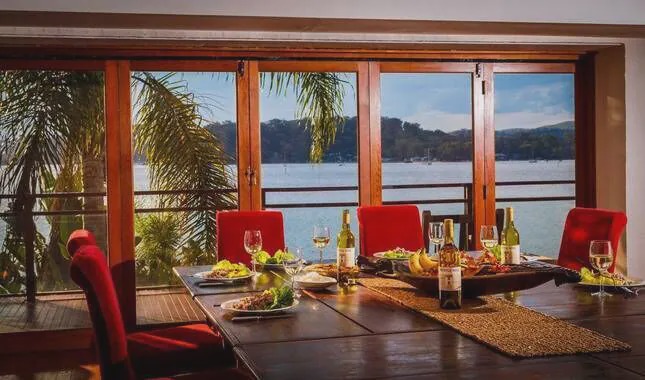 Little Wobby House | Boat House on Hawkesbury - heated pool, spa and stunning views