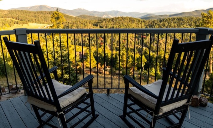 Red River House | Bobcat Peak - New Property - Luxury Mountain Home - Hot Tub - Secluded - WiFi -