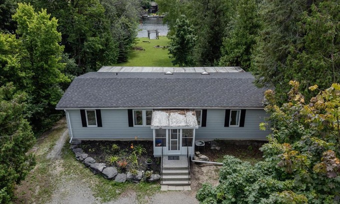 Bobcaygeon House | Bobcaygeon waterfront river cottage
