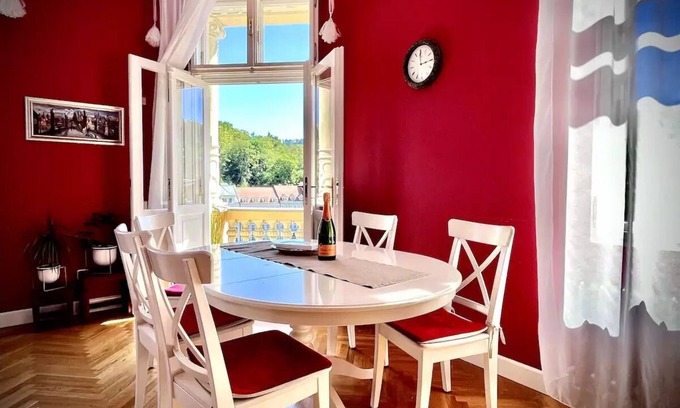 Karlovy Vary Apartment | Bohemian City View + Balcony + Free Parking at the property n