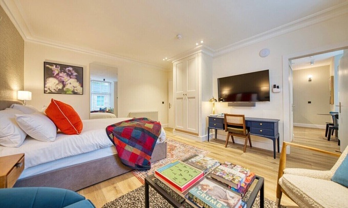 East End Apartment | Bold, Stylish Flat in the City