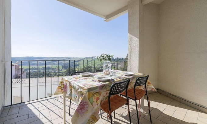 Arcos de la Frontera House | Boliches - Apartment In Arcos De La Frontera