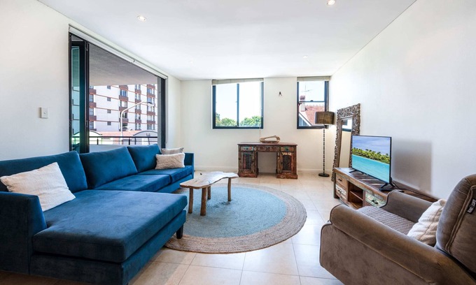 Bondi Apartment | Bondi Beach Lifestyle Living w Pool and Parking