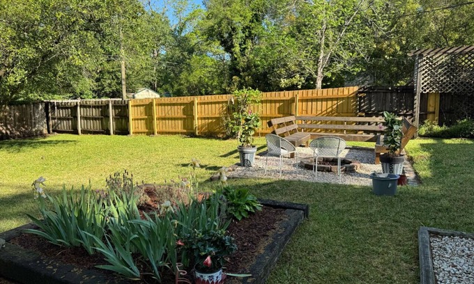 Rosewood House | Bonham Burrow | 2BR 2BA Home Near USC & Ft Jackson