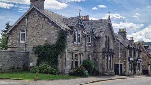 Pitlochry Apartment | Bonnie Taigh with FREE parking 24 hours