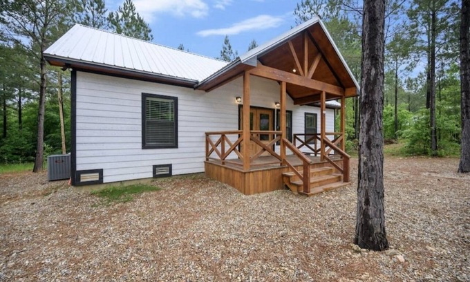 Broken Bow Cabin | Book 3 and Get 4th Night FREE! The Custard Apple Luxury Cabin with Hot Tub