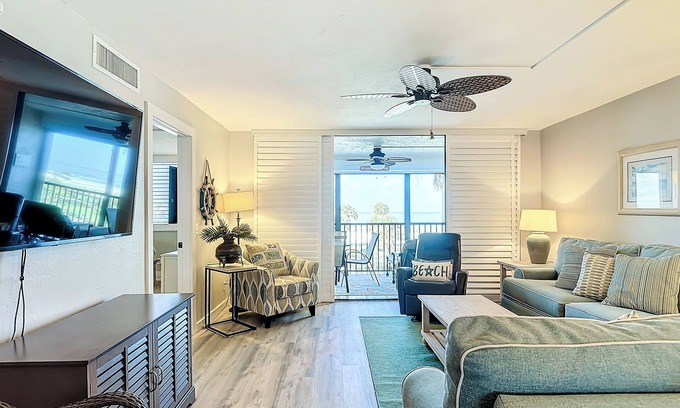 Fort Myers Beach Condo | Book your stay in beautiful Unit 313 directly on the beach