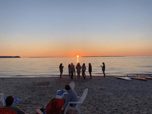 Lake Leelanau House | Boona Vista Lake Michigan Beach Front Cottage