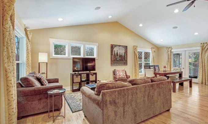 Saugatuck House | Borrowed Thyme