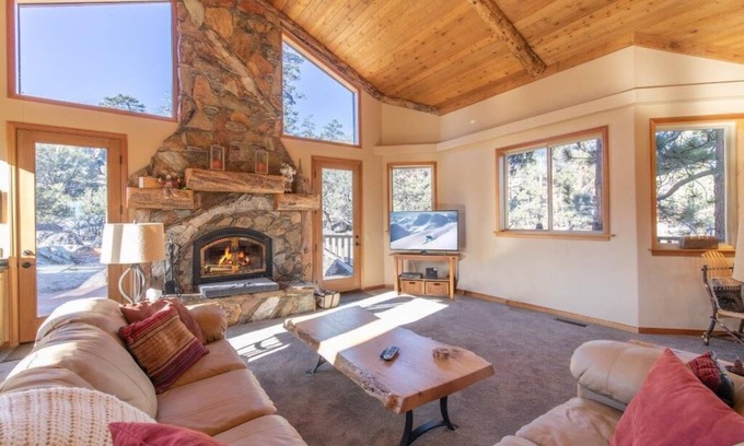 Eagle Mountain Estates House | Boulder Estate. 3 Story Home, Game room, Hot Tub, Stunning Views. Stay 3 nights pay 2.