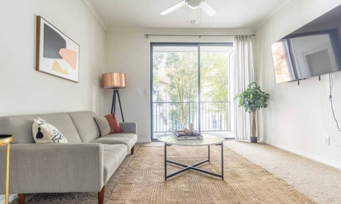 Valley Ranch Apartment | Boulevard Stays 1BR King Suite Pool, Gym & Parking 03