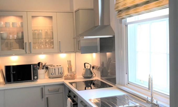 Worcester Apartment | Boutique Suites Worcester - Tudor Suite