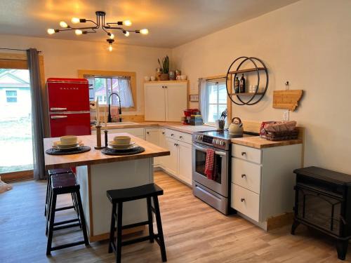 Downtown Bozeman House | Bozeman Bungalow Downtown