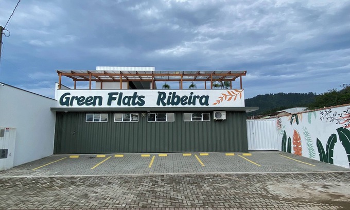 Lazaro RV Rental | Green Flats Ribeira Flat 02