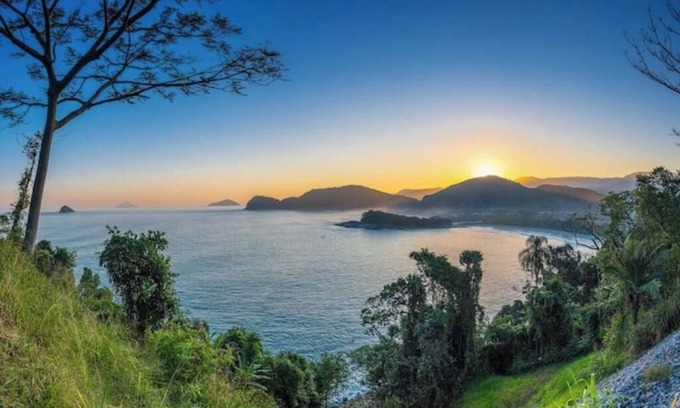 Litoral de Sao Paulo Villa | Camburizinho : beach + natural pools