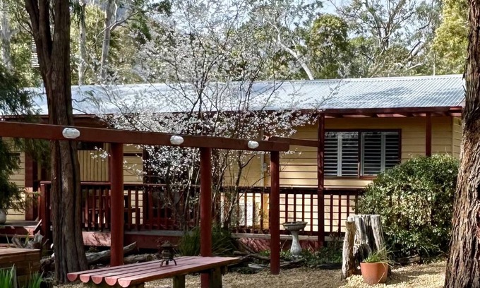 Halls Gap Cabin | Bradshaw House Self contained cabin 5