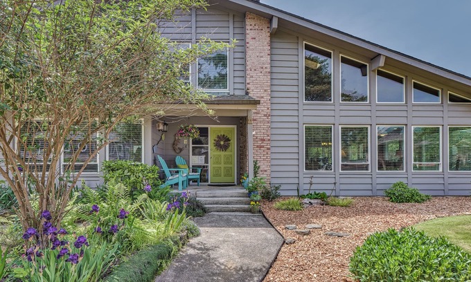 Neskowin House | Brady Bunch Vibe in Neskowin!