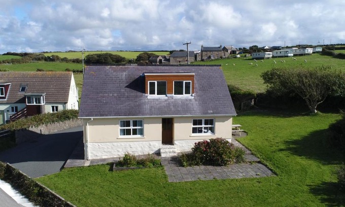 Roch House | Bramble Cottage