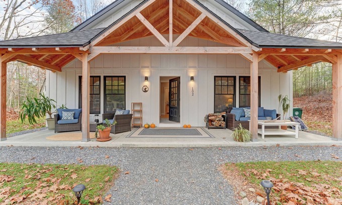 Biddeford Cottage | Brand new charming cottage next to the pristine sandy beaches of Biddeford Pooln