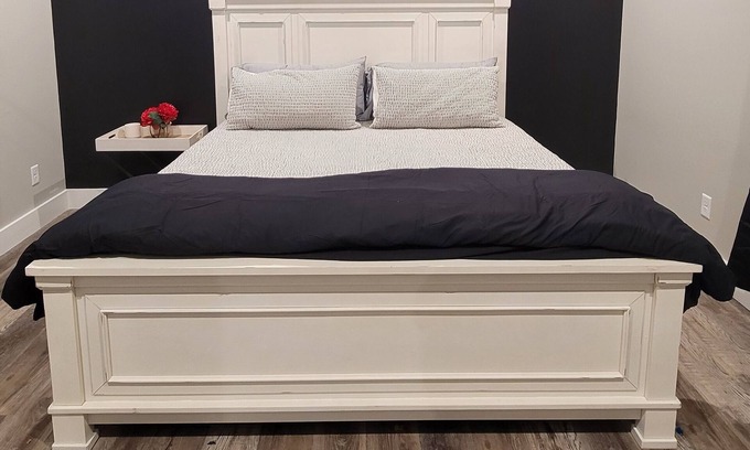 Burnsville House | Brand new dog friendly home with mountain views, hot tub and entertainment